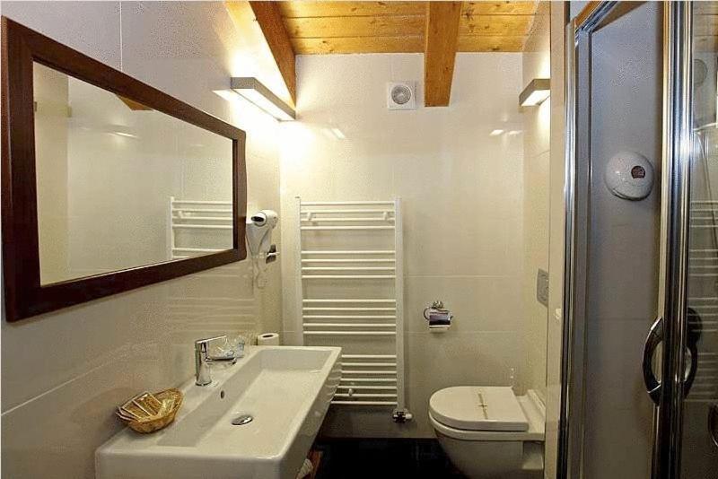 Hotel Restaurante Revestido Escalona  Ngoại thất bức ảnh